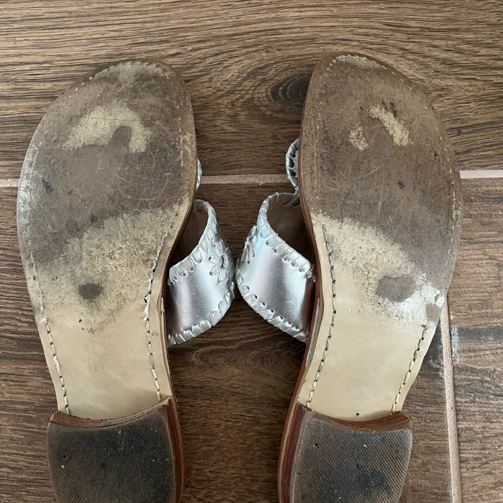 Jack Rogers Silver Leather Daisy Thong Slide Sandal - Picture 7 of 7